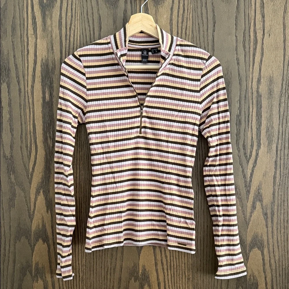 Volcom • Mock Neck 3/4 Zip - Picture 1 of 4